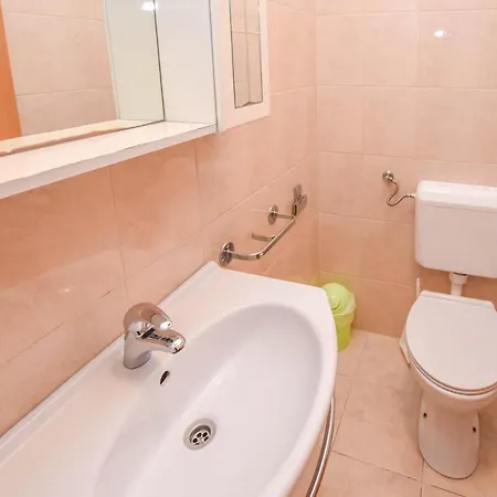 & Mobile Homes Ivas * Pakoštane
