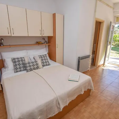 & Mobile Homes Ivas Pakoštane