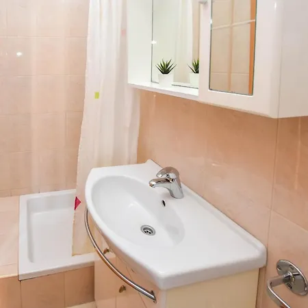 & Mobile Homes Ivas * Pakoštane