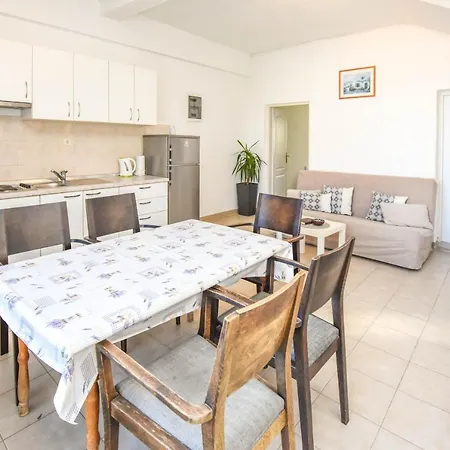 & Mobile Homes Ivas Pakoštane