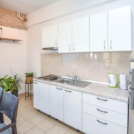 & Mobile Homes Ivas Apartment