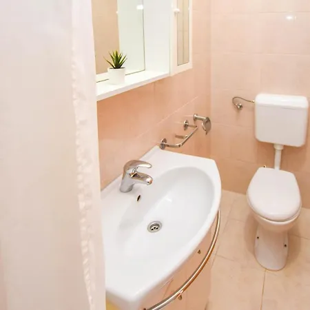 & Mobile Homes Ivas * Pakoštane