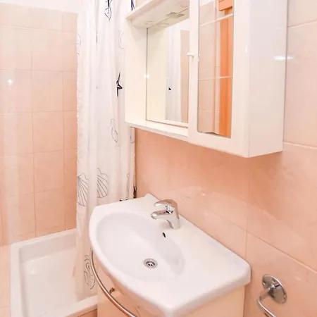 아파트 & Mobile Homes Ivas 파코스탄