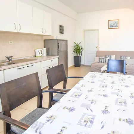 & Mobile Homes Ivas * Pakoštane