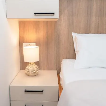& Mobile Homes Ivas Apartment Pakostane